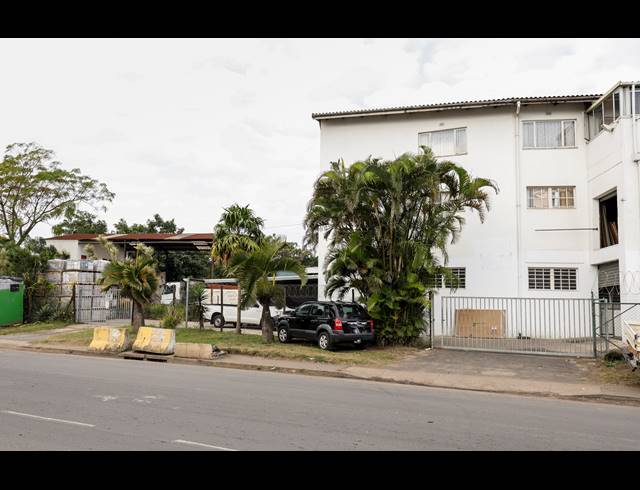 719M² WAREHOUSE FOR SALE IN SPRINGFIELD PARK